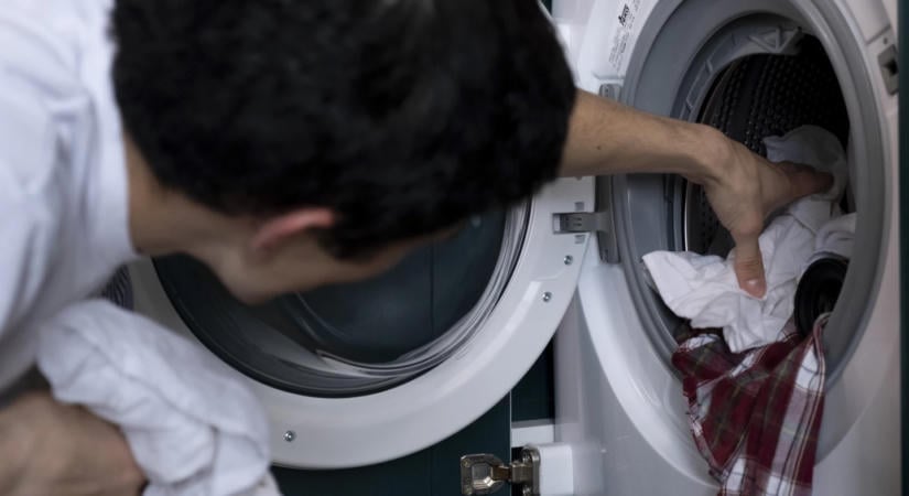 Félóra elég: nem kell órákig nyitva hagyni a mosógép ajtaját