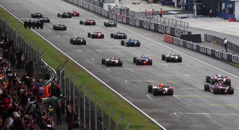 „Bohózattá változott a Formula–1” – kemény kritikák zúdultak a sorozat főnökeire