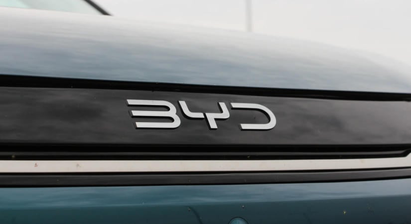 Durván megnyirbálta magyarországi árait a BYD! Ezek az autók lettek olcsóbbak!