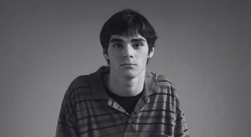 Megerősítették RJ Mitte halálának okát: Öngyilkos lett a Breaking Bad sztárja