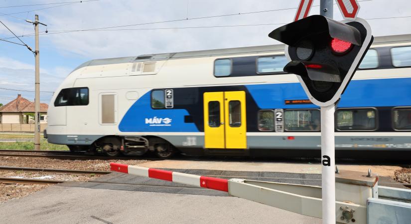 Továbbra is bénult a vasút: az enyhülés sem dobott mentőövet a MÁV-nak – ezeken a helyeken bosszankodhatnak az utazók
