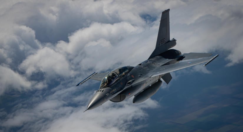 Megsértették a NATO légterét - Tüzet nyitottak a szövetséges vadászgépek