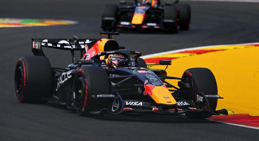 Döntött a Red Bull: megerősítették, ki lesz Verstappen csapattársa 2027-ben