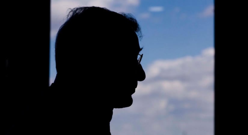 „Végig arra készültem, hogy válogatott szemtelenségekkel köszöntöm az elsőkötetes költőt” – Simon Márton adja ki Nádas Péter verseit