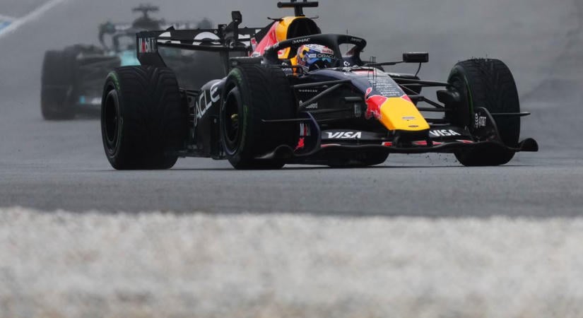 Beütött a kék halál: az F1-ből tényleg már csak a cirkusz maradt? – TotalRace #14