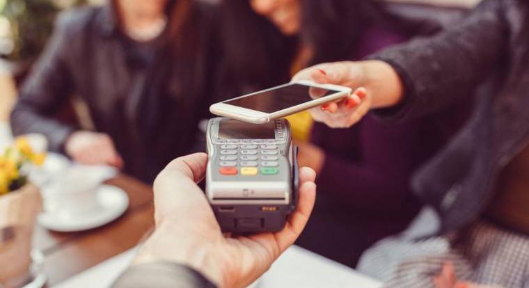 Együttműködési megállapodást írt alá a Digitális Jólét Program és a Magyar Bankszövetség
