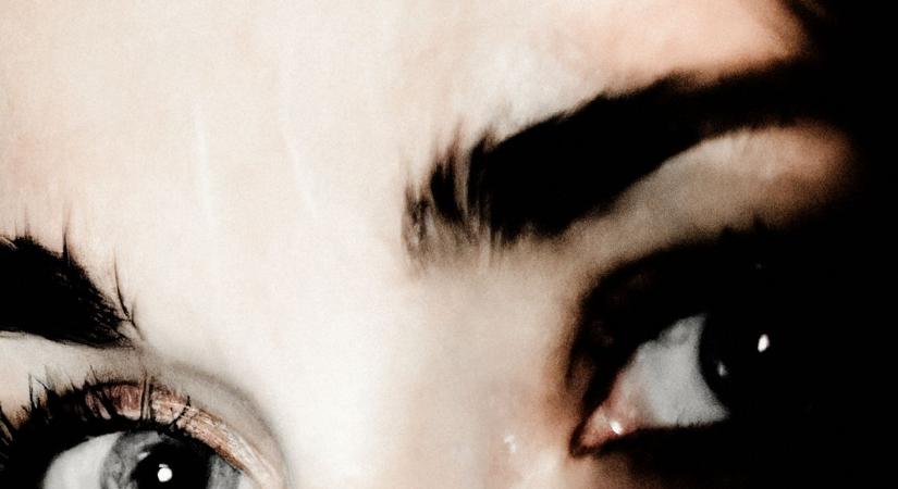 Horror Szabolcsban: fűrésszel támadt amputált testvérére! A nyakát kezdte átfűrészelni...