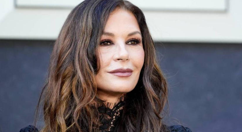 Ilyen helyes férfi Catherine Zeta-Jones édesapja: dobtunk egy hátast, micsoda sármőr