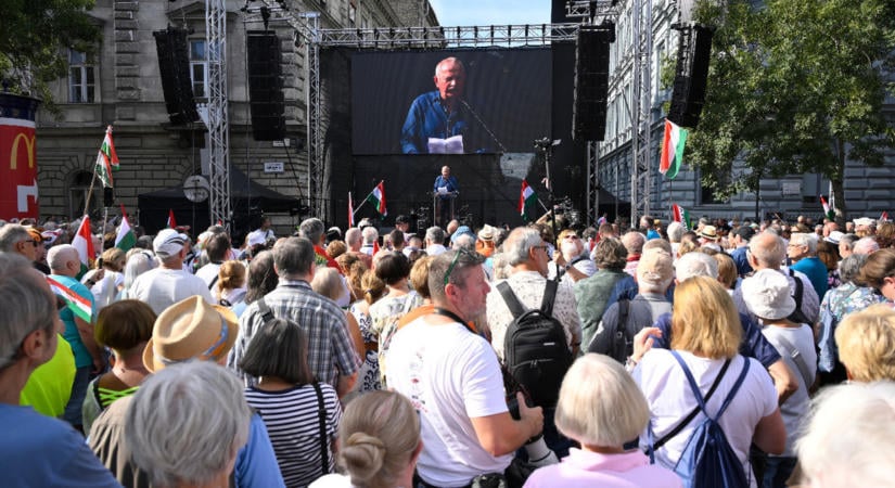 Október 23-án dőlhet el, mennyit ér Orbán szava