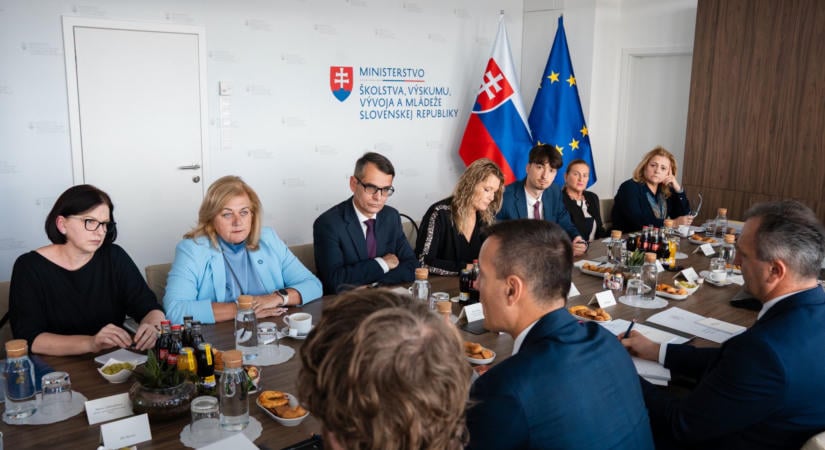 Egyedi megoldásokat ígér a minisztérium a nemzetiségi iskoláknak