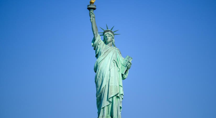 10 dolog, amit nem tudtál a New York-i Szabadság-szoborról: eredetileg Egyiptomba szánták, barna színe volt, és nem áll, hanem mozog