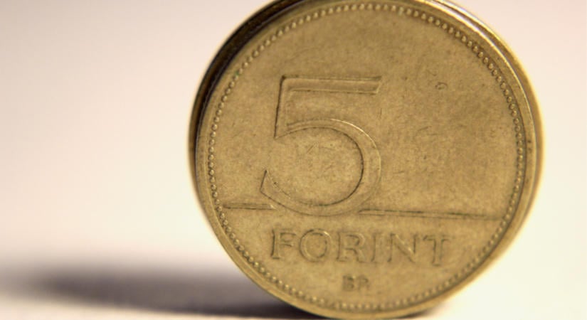 Ideje kivezetni az 5 forintost? A fémtartalma már háromszor többet érhet, mint maga a pénz