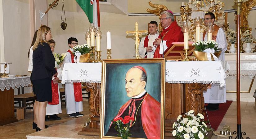 Boldog Apor Vilmos püspökre emlékezek Szanyban, a főpap a faluban is szolgált - fotók