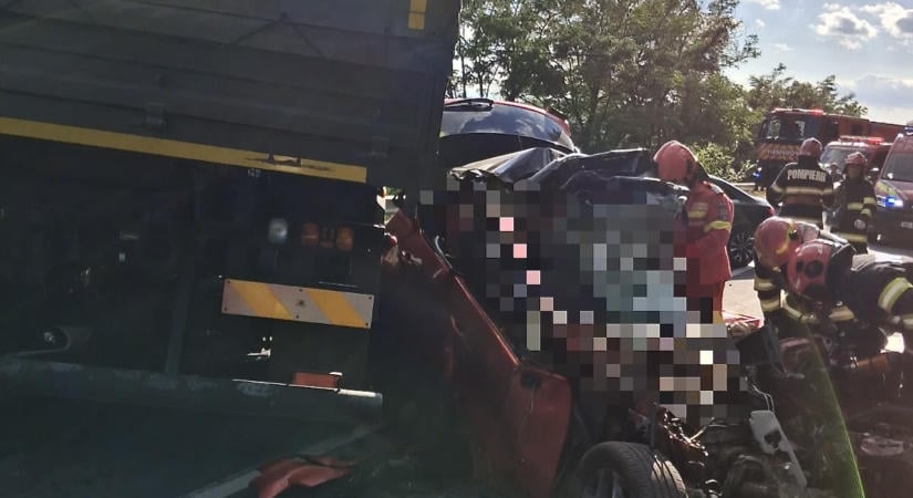 Három személy, köztük egy kiskorú halt meg egy Maros megyei balesetben