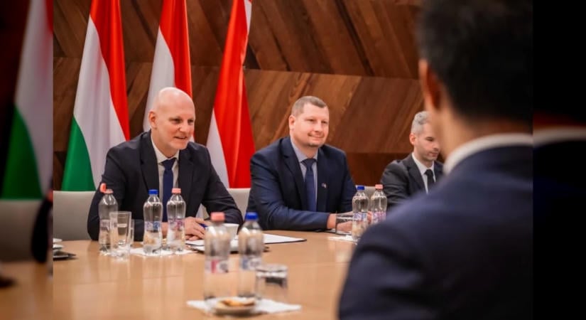 Technológiai együttműködésről és robotikáról egyeztetett Tanács Zoltán Hongkong innovációs miniszterével