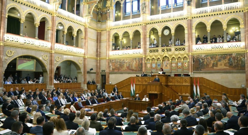 Szenteste szabadnap lehet, új legfőbb ügyészt választhat a parlament