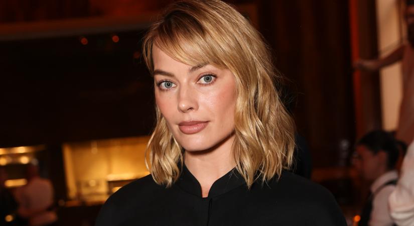 Margot Robbie megmutatta: nyáron ezt a nadrágot viseli minden stílusos nő