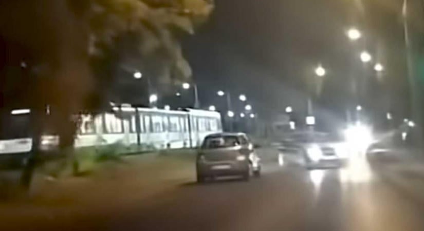 Részegen, világítás nélkül hajtott volna a HÉV elé egy idős asszony, két fiatal akadályozta meg a tragédiát – videó a cikkben