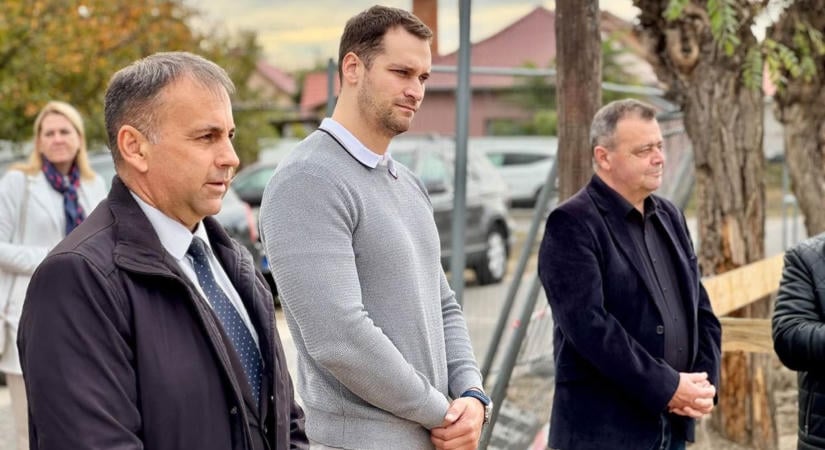 Letették a Holt-Tiszánál tervezett turisztikai beruházás alapkövét