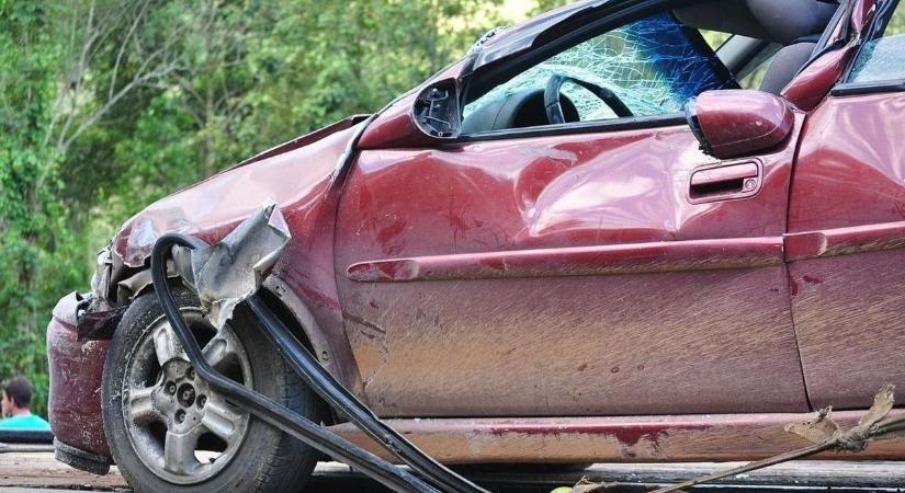 Baleset Székesfehérvár mellett, életmentők rohantak a helyszínre