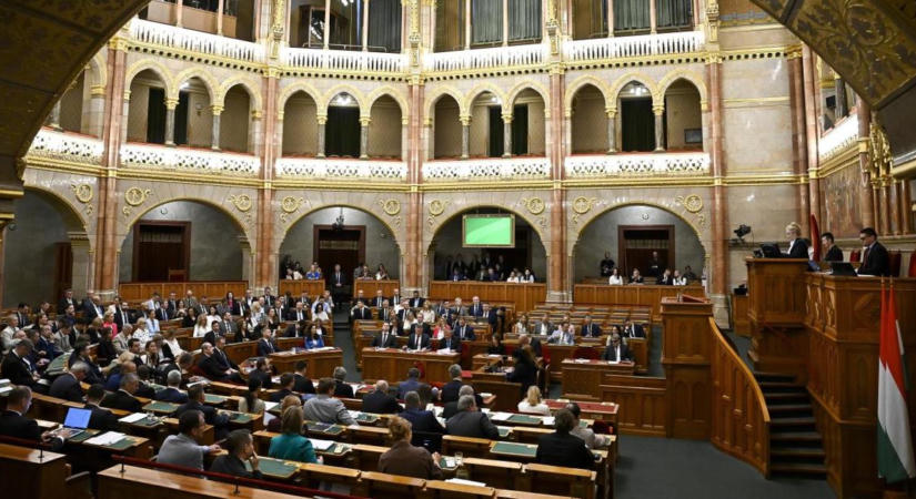 Döntöttek: visszaállítják a megye és a kormánymegbízott elnevezéseket