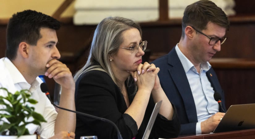 Székfoglalóst játszott a Fővárosi Közgyűlés, a Fidesz és a DK esett ki, egy üres hely maradt
