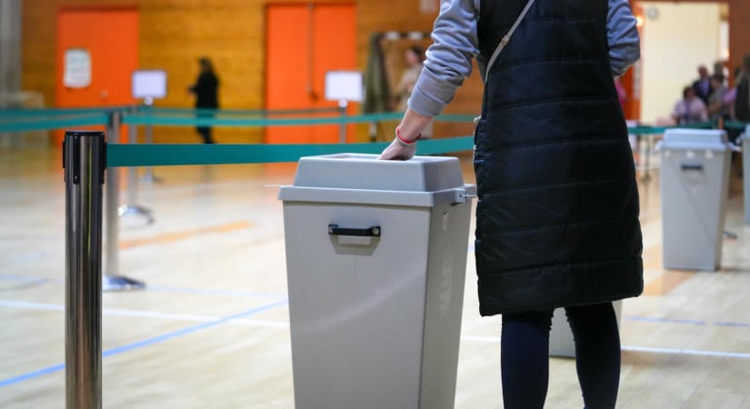 Bírálatok érték a szerbiai választás külföldi előkészületeit