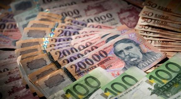 Gyengélkedve ébredt a forint szerda reggel