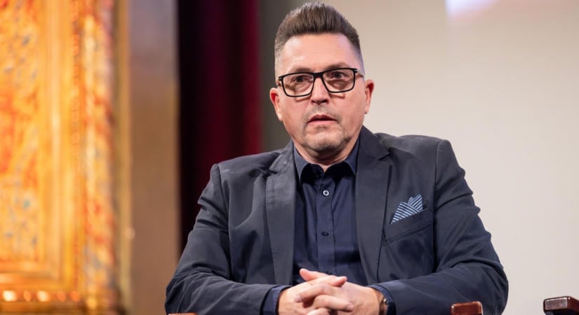 Itt van Ákos nagy bejelentése: hamarosan visszatér