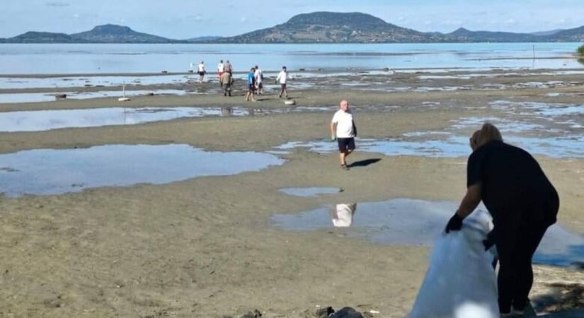 Strandtakarítás Fenyvesen: eltávolították a Balaton medréből a veszélyes köveket