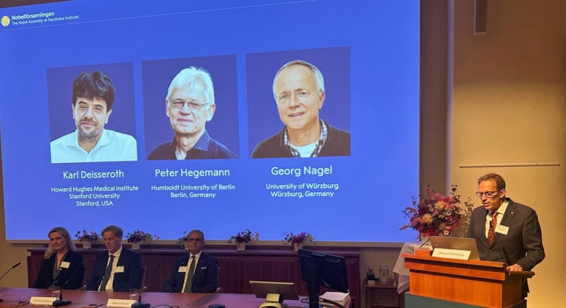 Futótűzként terjed a neten a felvétel: így reagáltak a tudós gyerekei, miután közölte velük, hogy Nobel-díjat kap