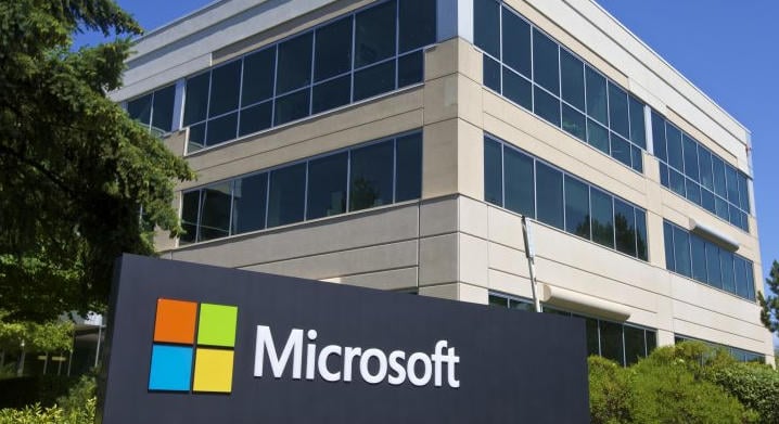 A Microsoft 60 000 dolgozónak kínált önkéntes távozási csomagot