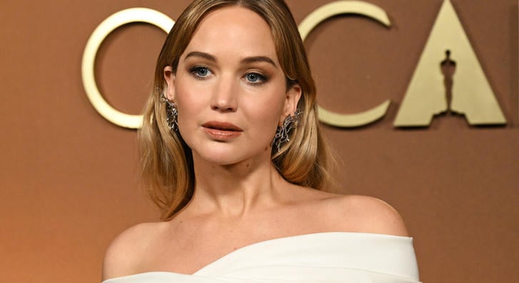 Jennifer Lawrence bevallotta, milyen plasztikai beavatkozásai voltak, de már a következőt tervezi