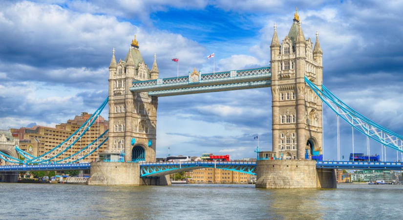 Távozik Londonból az orosz nagykövet, Moszkva rögtön üzent is