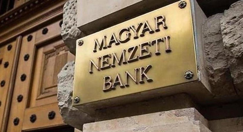 Varga Mihályék kicsit borúsabban látják a jövőt