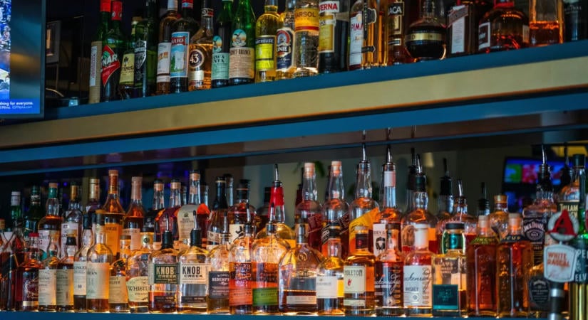 Meglepő fordulat az alkoholfogyasztásban: ez a korosztály kezdett el kevesebbet inni