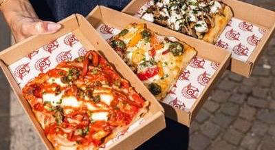 Prémium pizzaszelet már 990 Ft-tól – Új műfajba vágott bele Budapest egyik legismertebb olasz étterme