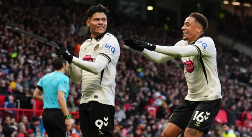 Hatalmas védelmi hibák az MU-tól, a Bournemouth simán nyert az Old Traffordon