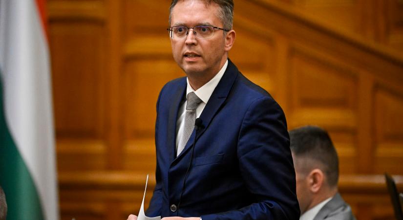444: Hankó Balázs 400 millióról dönthetett saját hatáskörben
