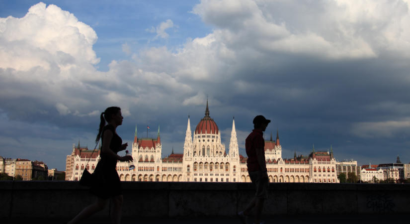 Tollba mondta az OECD: konkrét lépéseket vár a Magyar-kormánytól