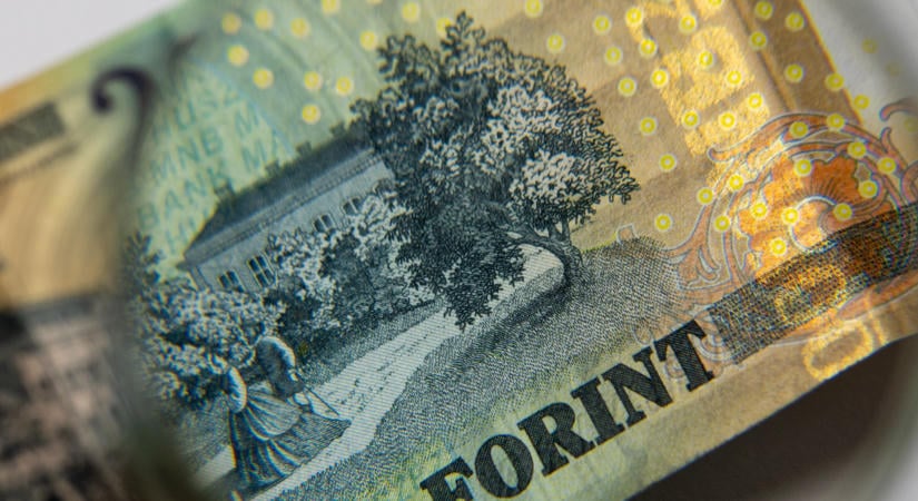 Késő este is erőre kapott még a forint
