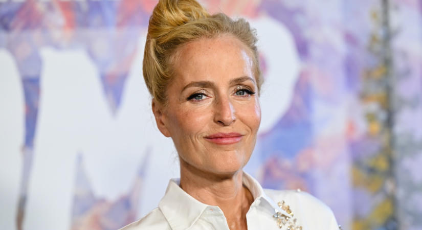 Gillian Anderson pánszexuálisként coming outolt – nőkkel megélt, eltitkolt szerelmeiről vallott