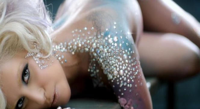 Lady Gaga anya lett – megszületett első gyermeke Michael Polanskyval