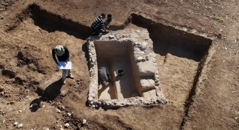 Jézus-korabeli zsidó rituális fürdőt emeltek ki egyben egy izraeli építkezésen