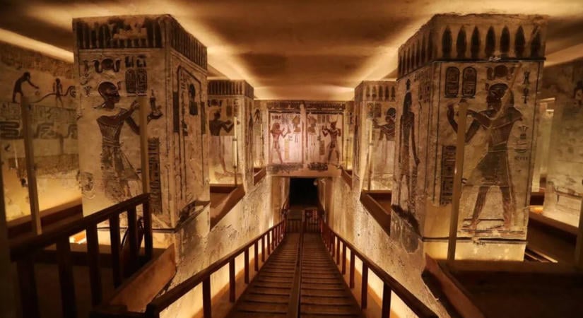 Titokzatos kamrákat rejthetnek Tutanhamon sírjának falai, Nofertiti is ott nyugodhat