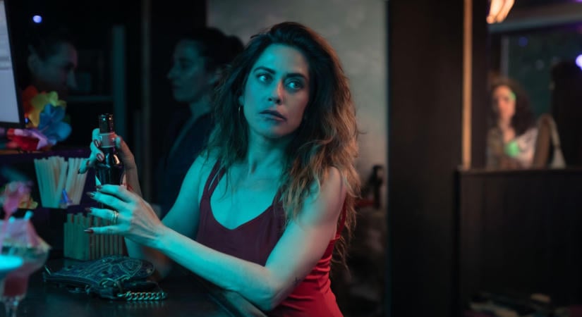 Mától az HBO Maxon: A 2. évaddal folytatódik a nagy sikerű díjnyertes sötét humorú vígjátéksorozat