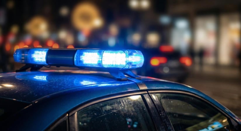 Folyóba zuhant a rendőrautó, egy futó mentette meg a két egyenruhás életét