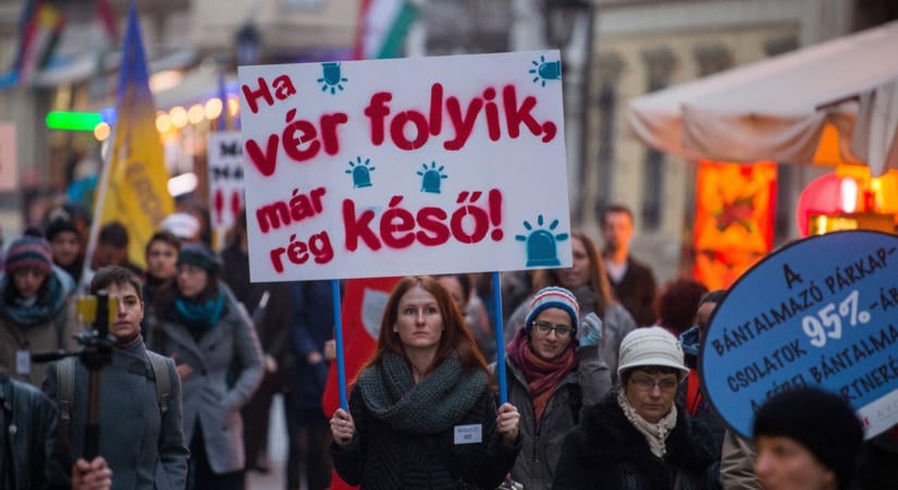 „Zengenek Józsefváros közterei, társasházai a nők és gyermekek elleni erőszaktól” – a kerület nagyobb figyelmet fordít a kapcsolati erőszak megelőzésére