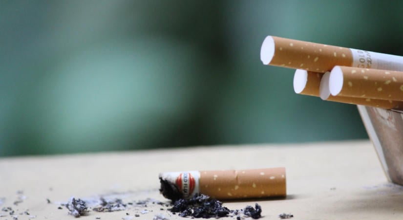 Ismert influenszert kapott el a NAV! Illegális dohányáruban utazott