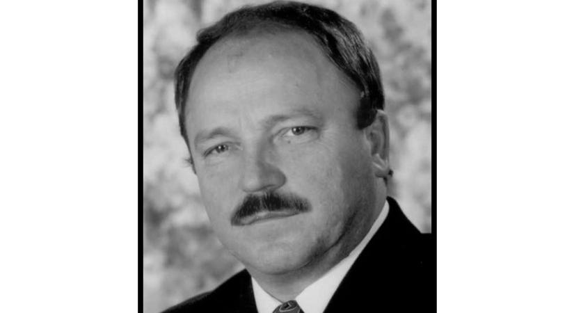 Elhunyt Horváth János